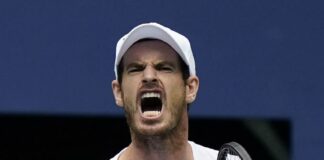 Andy Murray back to winning ways