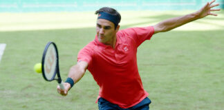 Roger Federer makes winning start to grass season