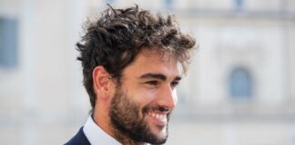 Matteo Berrettini joins in Italy’s victory parade