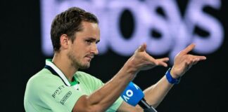 Irked Daniil Medvedev mocks French fans