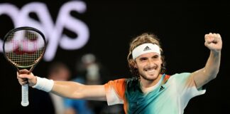 Australian Open: Stefanos Tsitsipas storms past Jannik Sinner