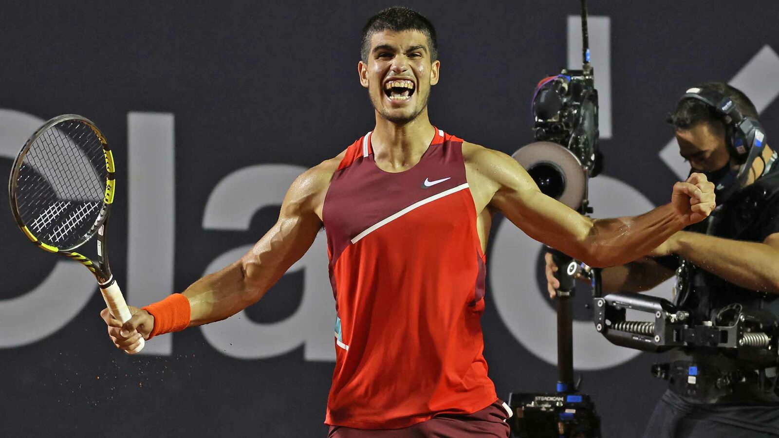 Carlos Alcaraz, número 1 do mundo, é o destaque do Rio Open de Tênis