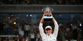 Iga Swiatek beats Coco Gauff to win French Open