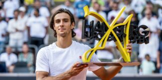 Lorenzo Musetti stuns Carlos Alcaraz in Hamburg