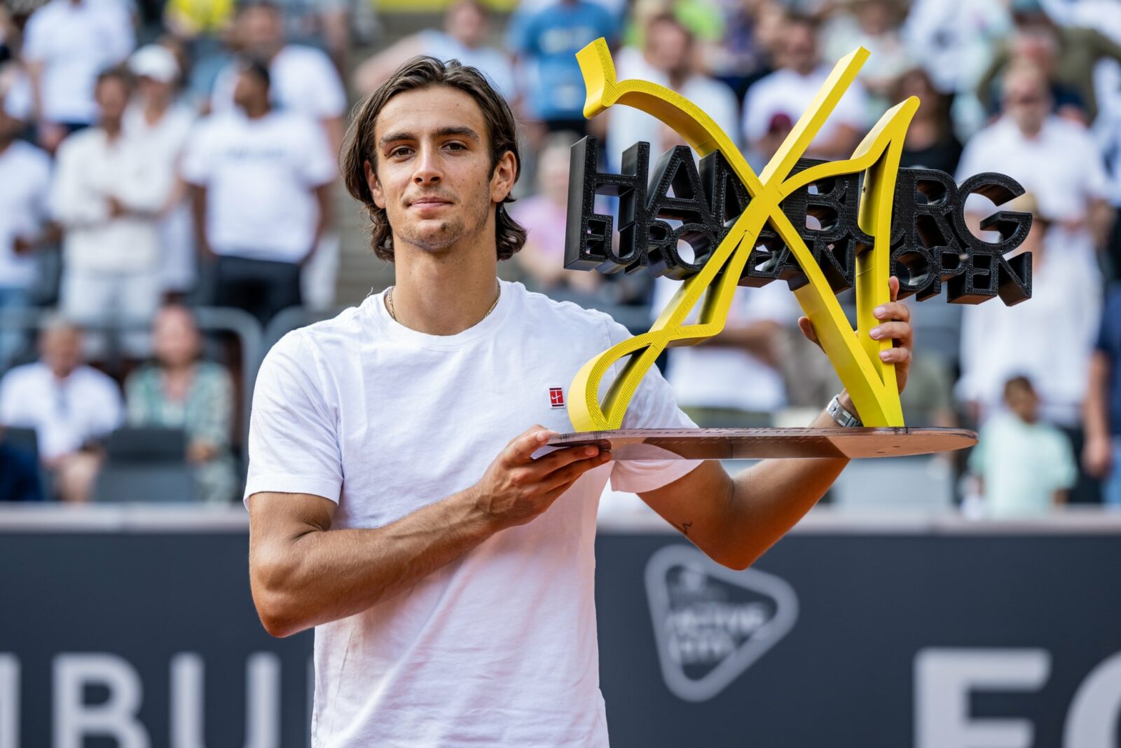 Lorenzo Musetti stuns Carlos Alcaraz in Hamburg - On Court