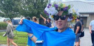 Ukraine fan kicked out of match involving Russians