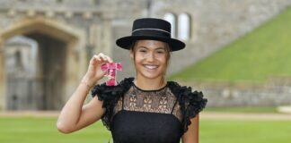 Emma Raducanu receives MBE from King Charles III